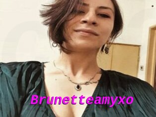 Brunetteamyxo