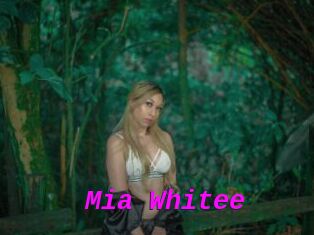 Mia_Whitee