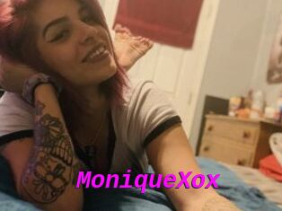 MoniqueXox