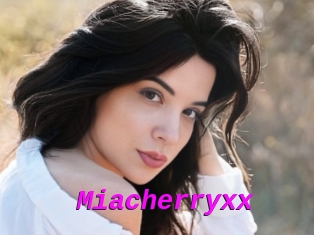 Miacherryxx